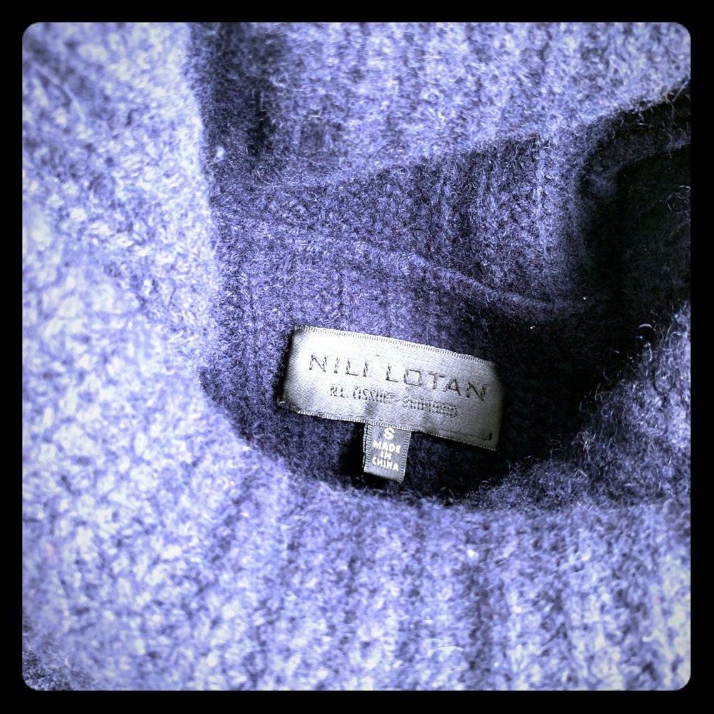 NILI LOTAN - Navy Cashmere Turtleneck